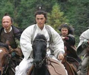 第 一 章　碧春银环映天魁